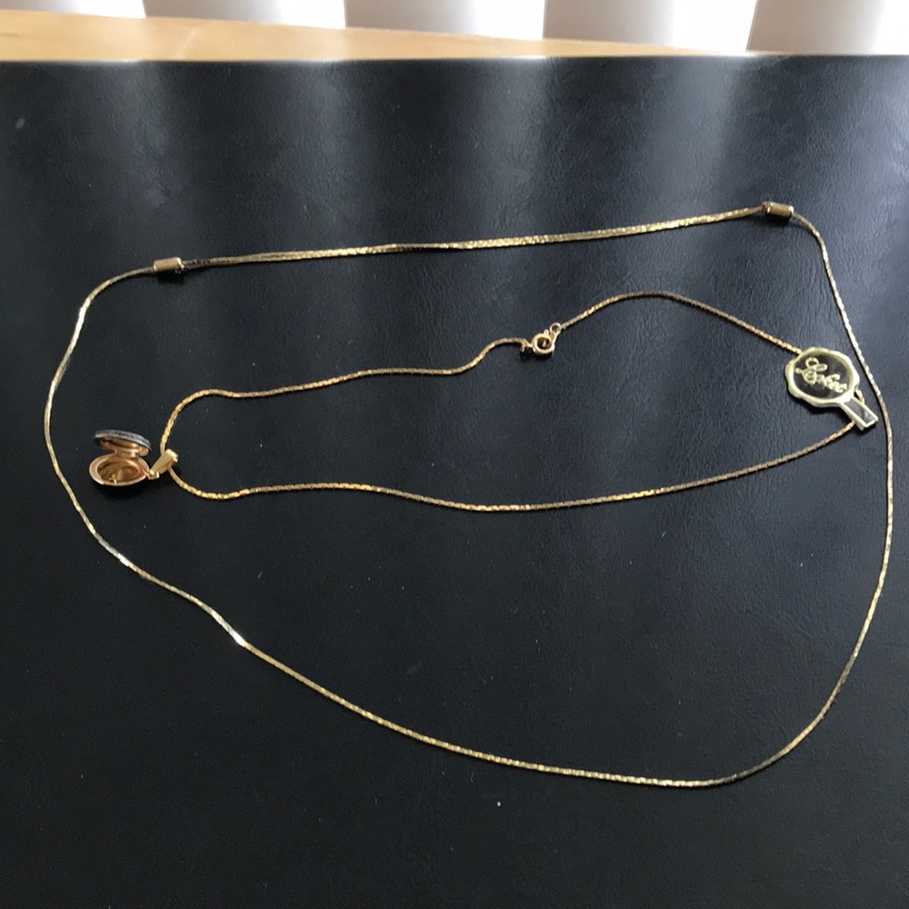 Locket set of 2 chains & open-close pendant